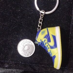 COPY - Sneakers key chain